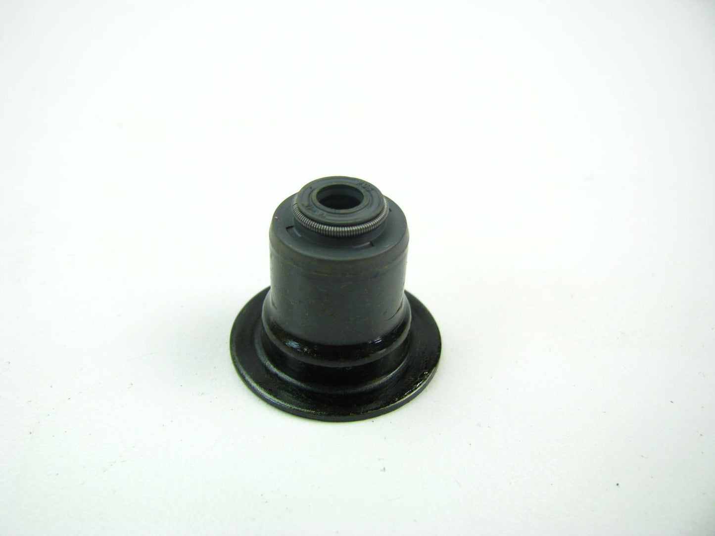 (8) NEW - OEM 2222425000 Engine Valve Seals For Hyundai