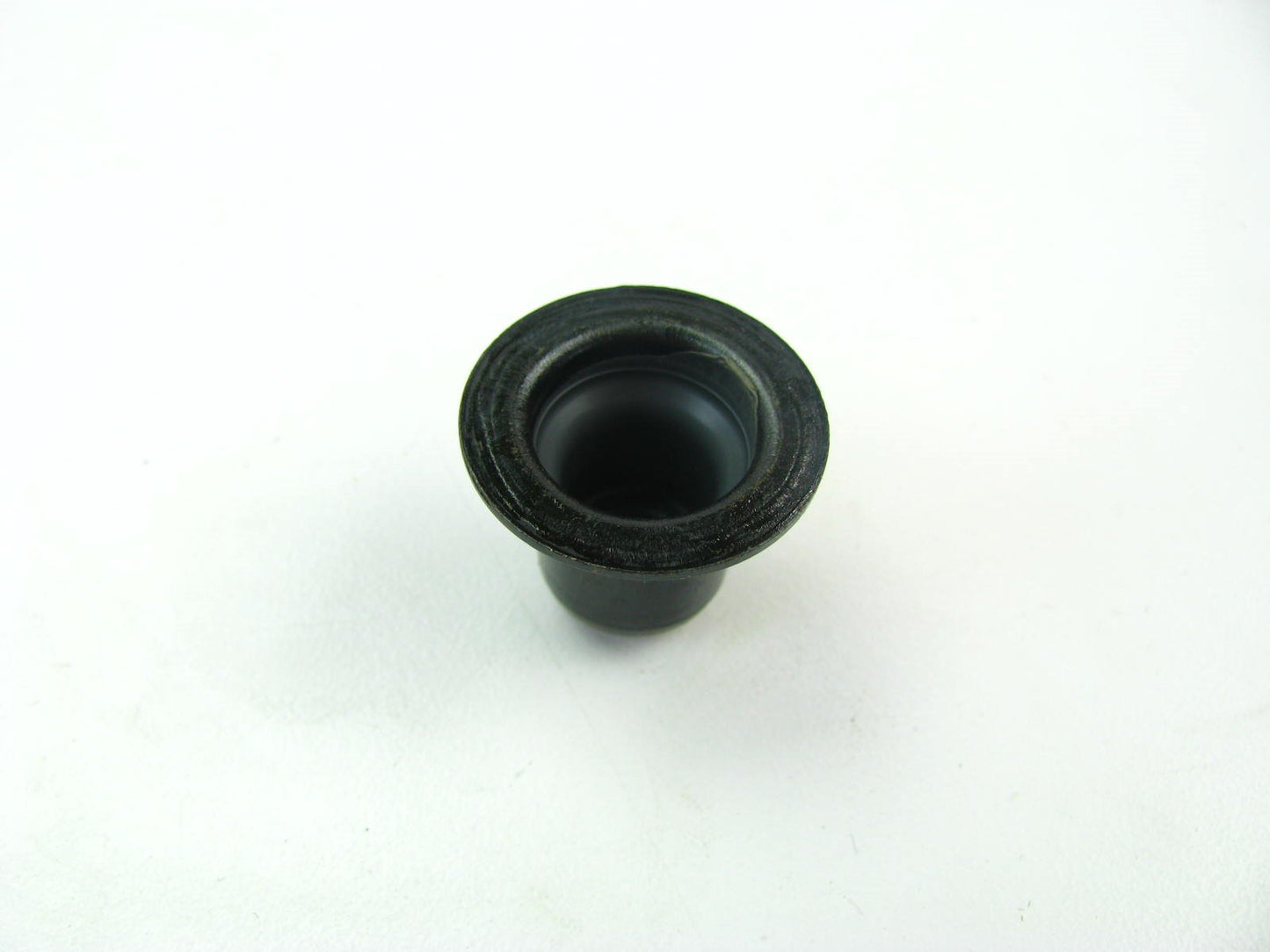 (8) NEW - OEM 2222425000 Engine Valve Seals For Hyundai