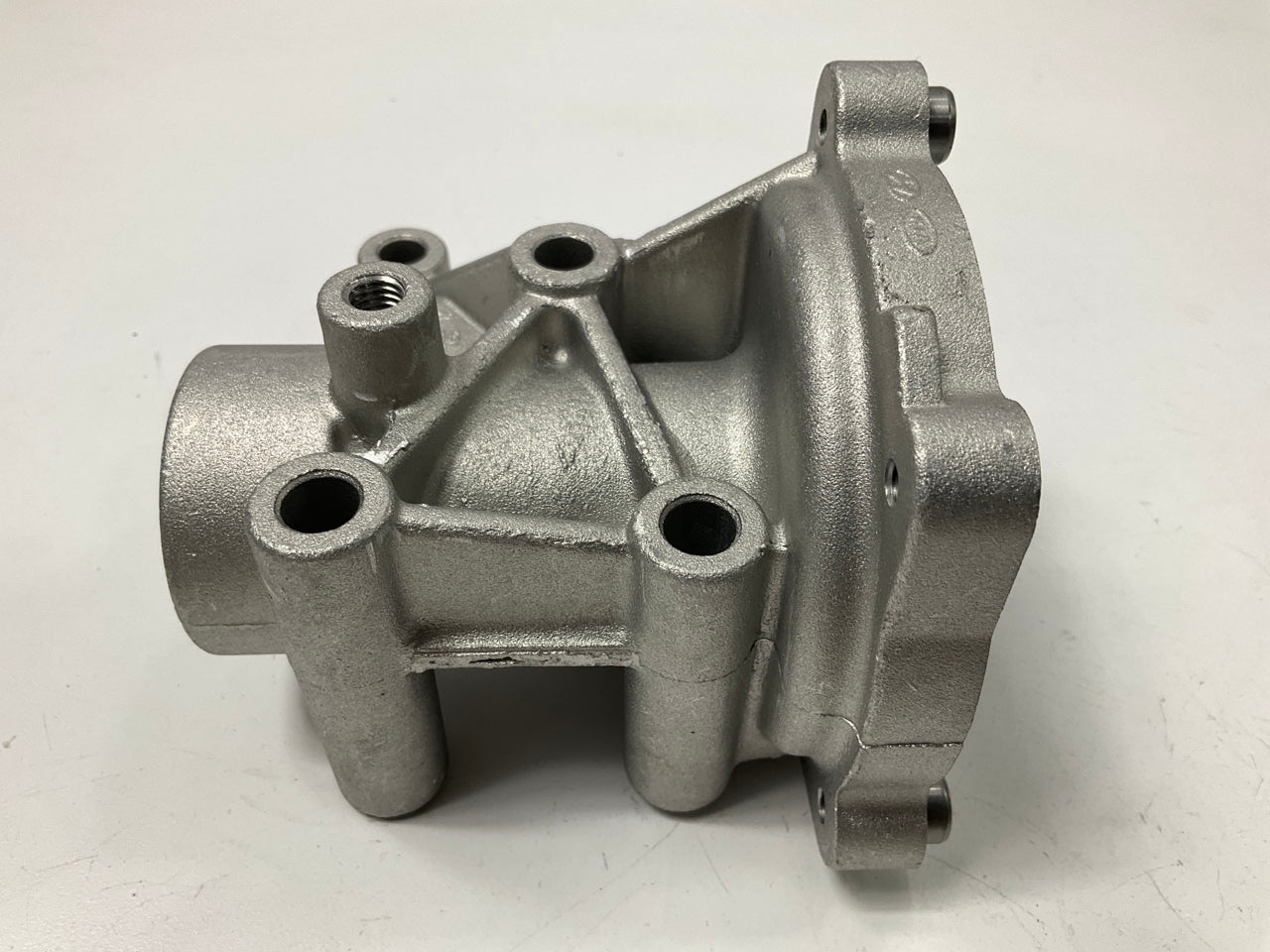 NEW Water Pump Housing Cover OEM For Hyundai 251252G500