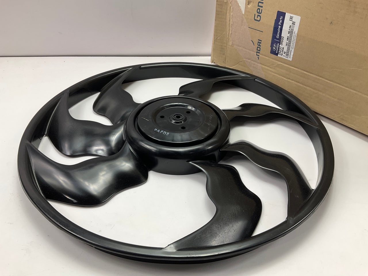 NEW - OEM 252313R000 Engine Cooling Fan Blade For Hyundai