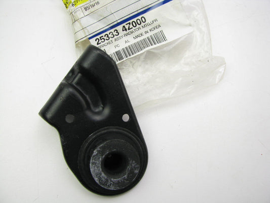 New OEM Upper RIGHT Radiator Mount Insulator Bracket For 13-17 Hyundai Santa Fe