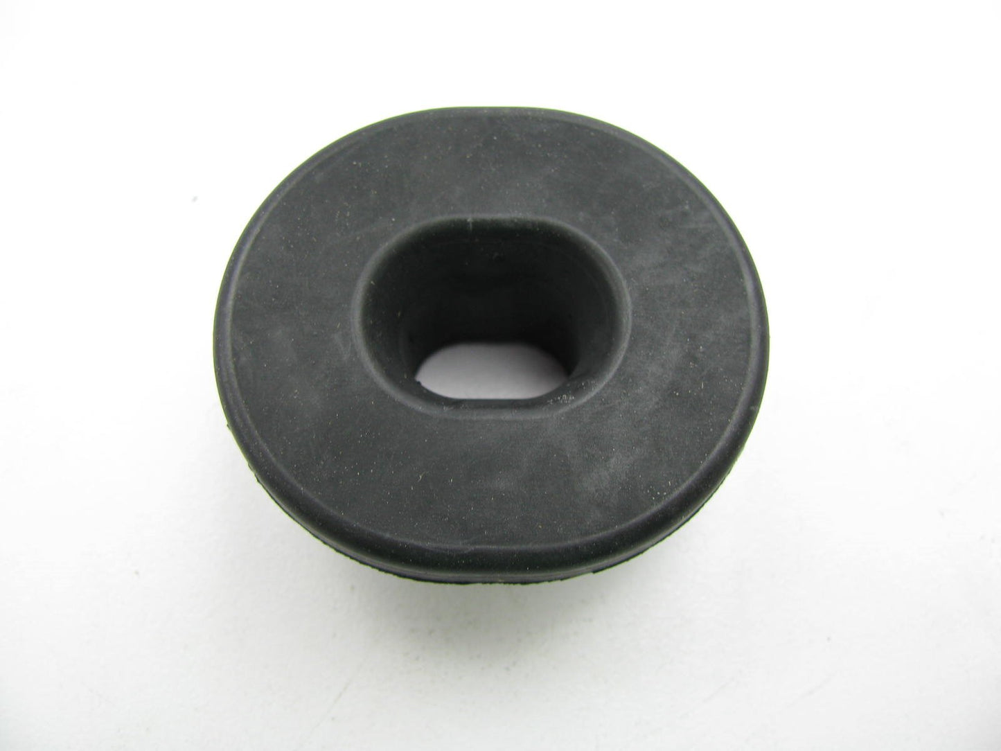 NEW GENUINE Radiator Lower Mounting Insulator OEM For Hyundai 25336F2000
