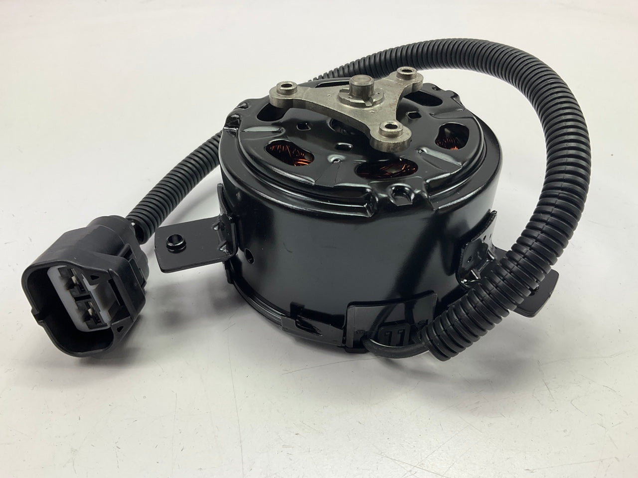 NEW Radiator Cooling Fan Motor OEM For 2010-2012 Hyundai Santa Fe 253861U100