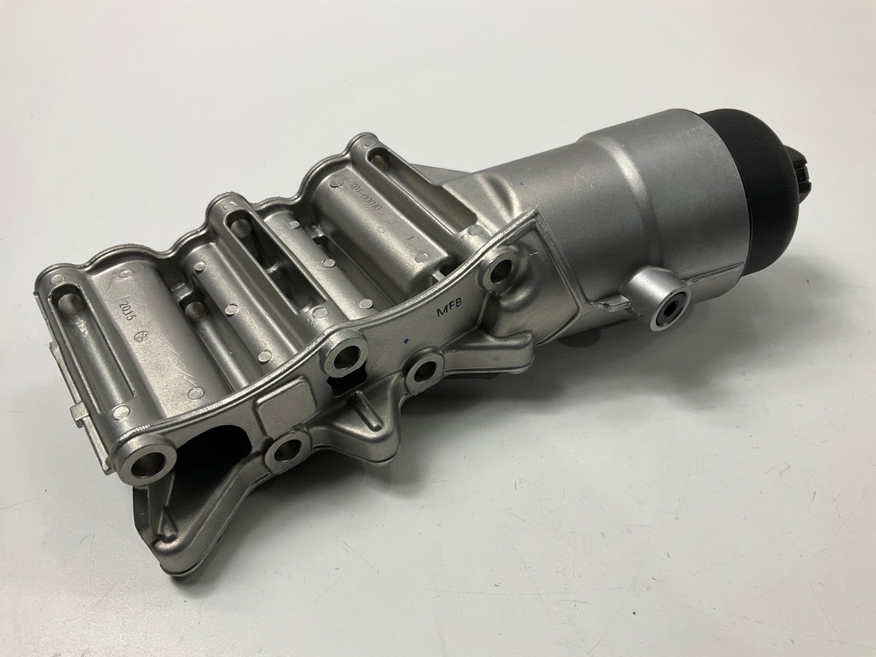 NEW GENUINE Engine Oil Filter Housing OEM For 11-16 Hyundai 5.0L V8 263103F300