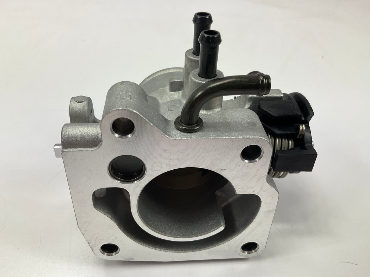NEW Empty Throttle Body OEM For 2000-2003 Hyundai Accent 1.5L SOHC 2670022000D