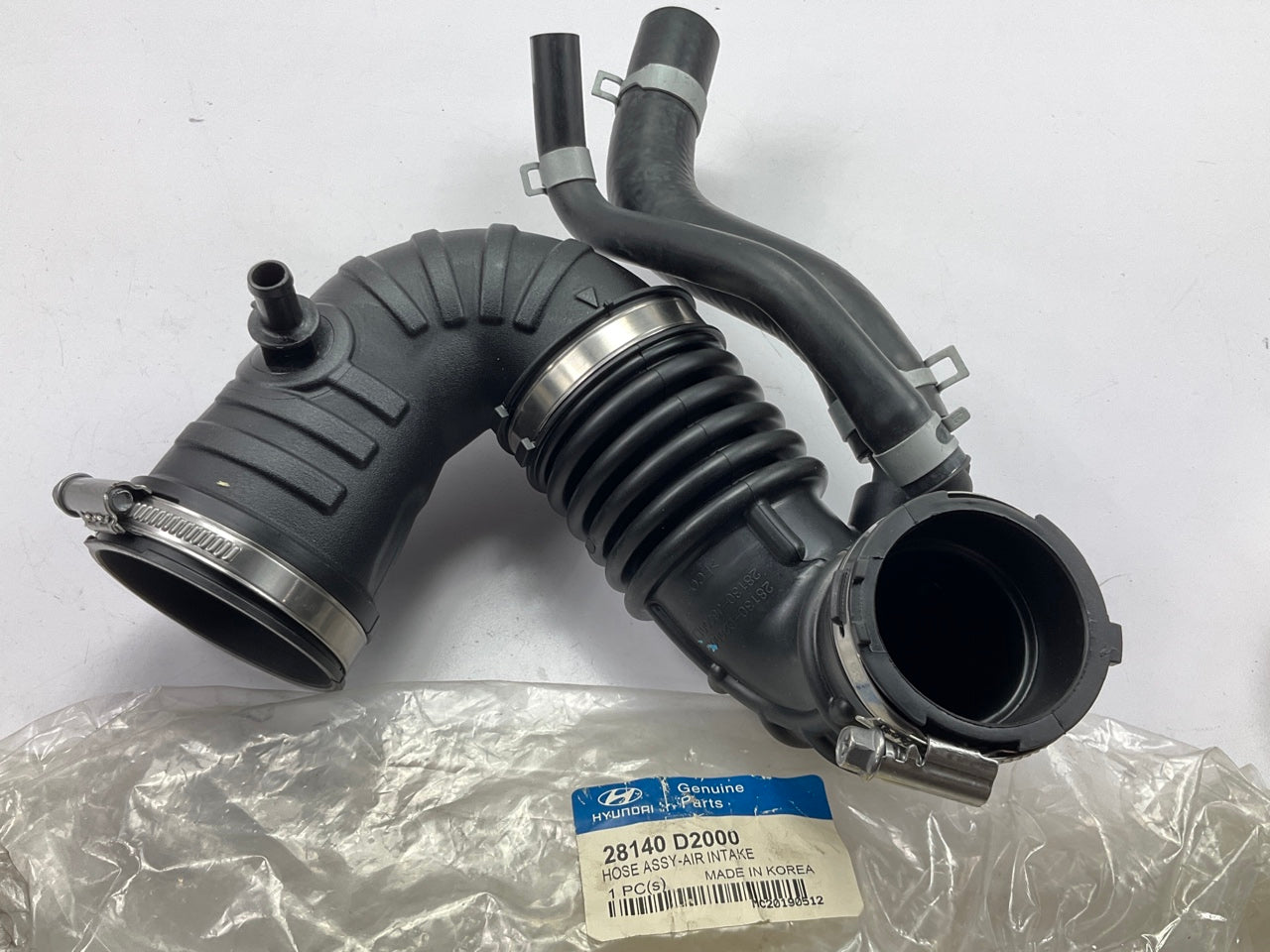 Right Side Air Intake Hose OEM For 17-22 Genesis G80 G90 3.3L TURBO 28140D2000