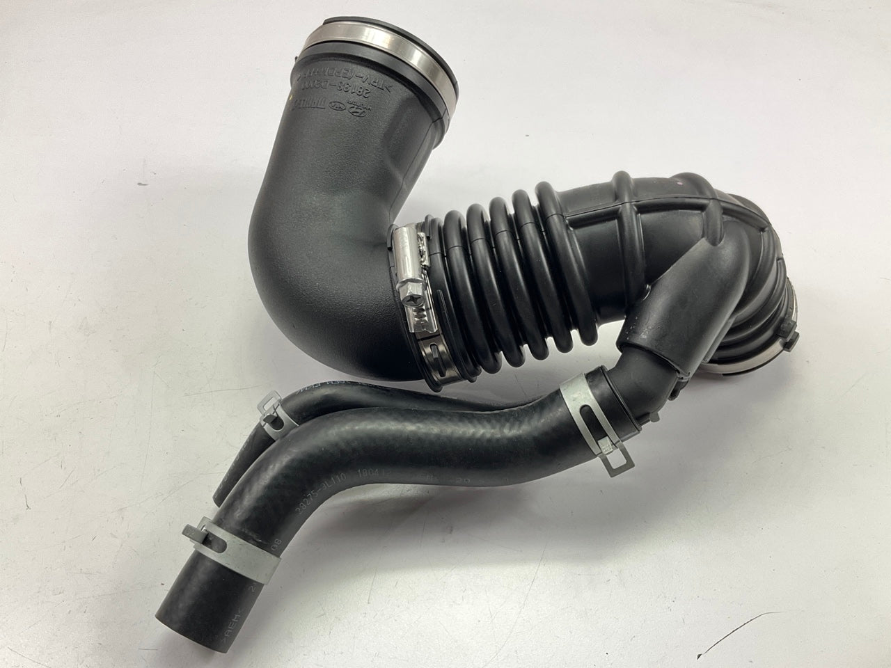 Right Side Air Intake Hose OEM For 17-22 Genesis G80 G90 3.3L TURBO 28140D2000