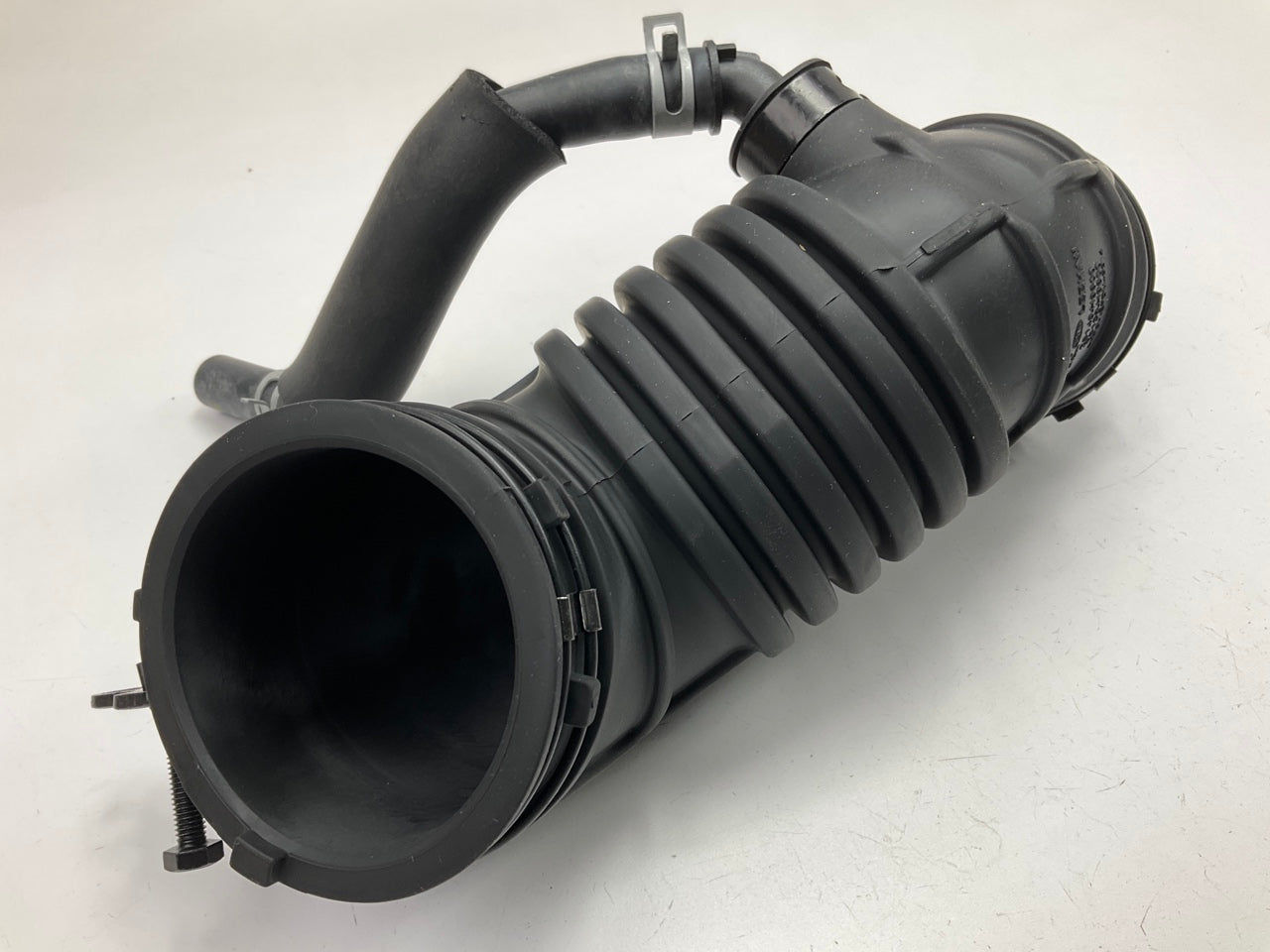 NEW Air Cleaner Air Intake Hose OEM For 2019-2022 Hyundai Accent 28140H9600