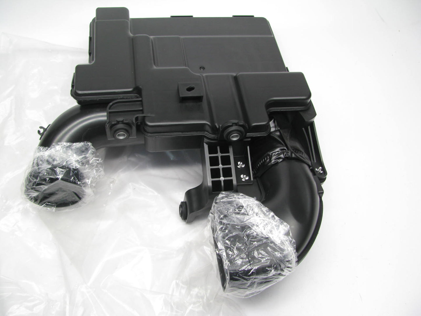 NEW - OEM 281902V100 Air Intake Resonator For 2012-2017 Hyundai Veloster