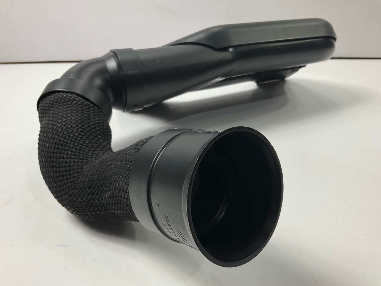 NEW - OEM 282102H500 Air Intake System Duct Tube For 07-10 Hyundai Elantra 2.0L