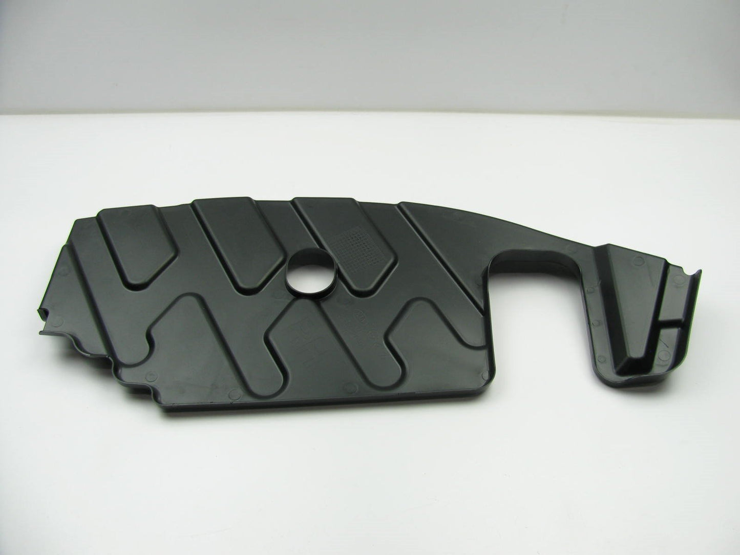 Right Hand (Passengers) Radiator Support Splash Shield OEM For 2010-12 Santa Fe