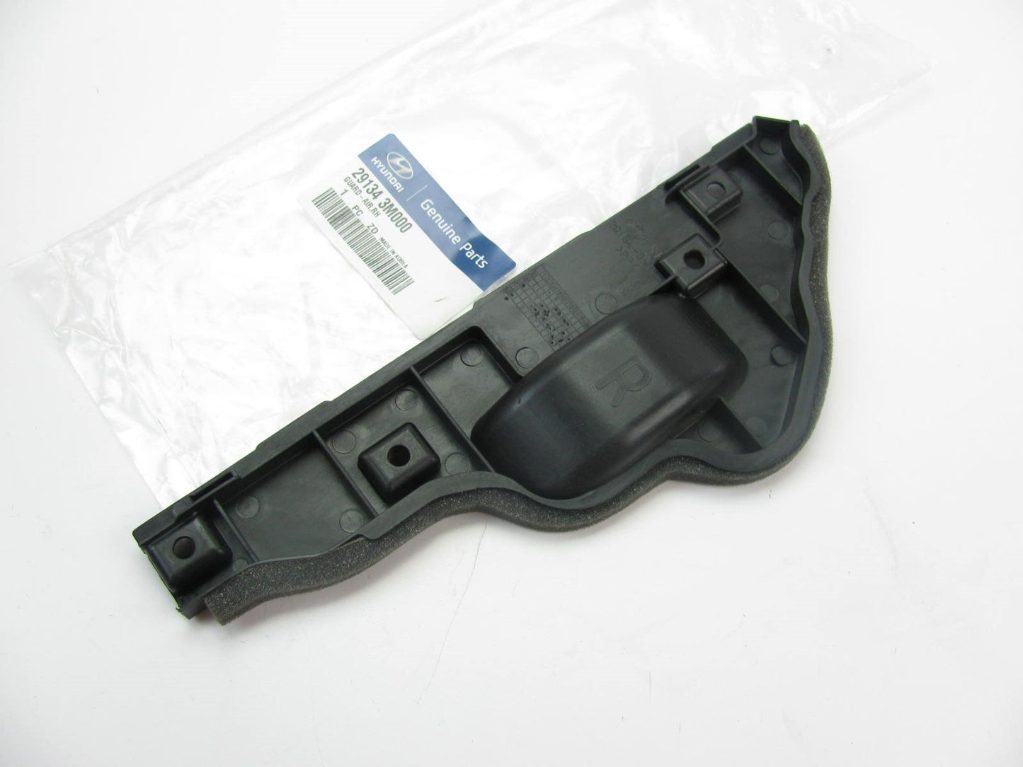 Radiator Support Air Deflector Guard Right Passengers OEM For 10-13 Genesis 3.8L