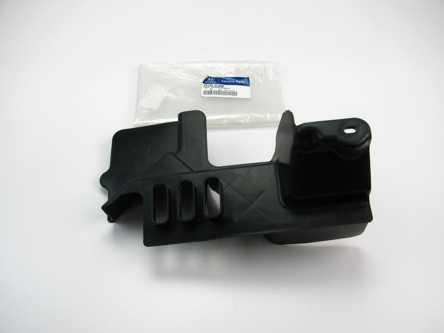 New Radiator LEFT Support Air Guard Guide Plastic Trim For 2003-2008 Tiburon