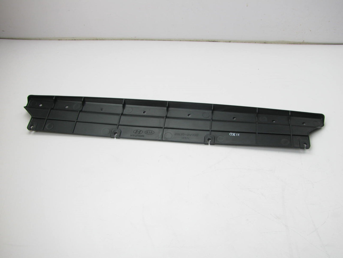 New Genuine Radiator Support Upper Baffle OEM For 2013-16 Veloster W/ Turbo Only