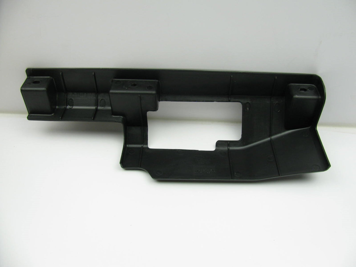 Right Passengers Side A/C Condenser Air Shield Guard OEM For 2007-12 Veracruz