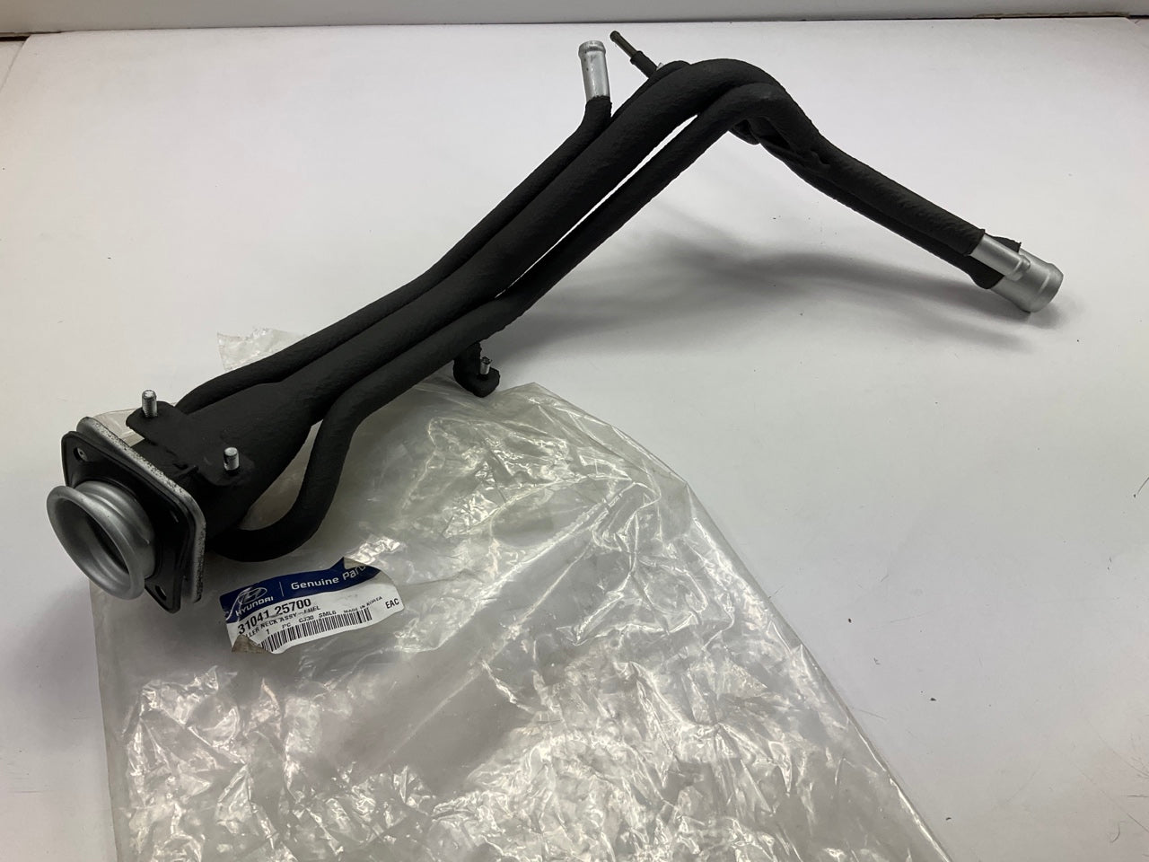 Fuel Filler Neck Gas Filler Tube OEM For 2003-2006 Hyundai Accent 3104125700