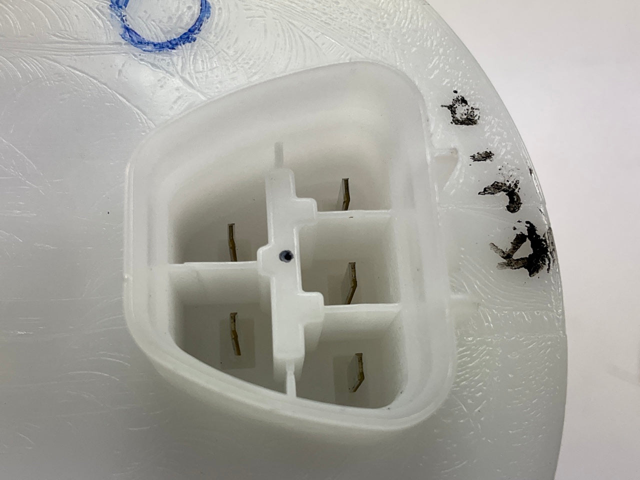 NEW GENUINE Fuel Pump Module OEM For 2003-06 Hyundai Santa Fe 2.7L 3111026510DS