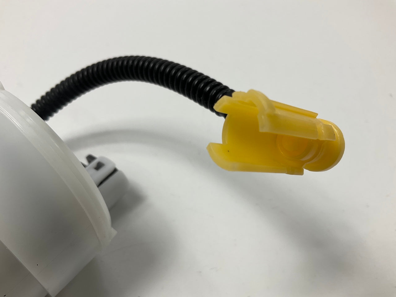 NEW Fuel Tank Fuel Pump Filter OEM For Hyundai 31112A70A0