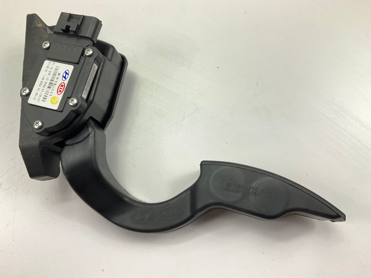 NEW Gas Throttle Pedal With Sensor OEM For 2006-2009 Hyundai Azera 327003L200-DS