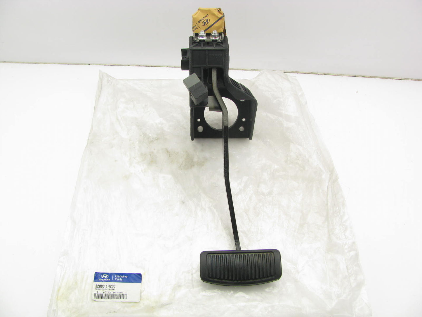 NEW - OEM 328001H200 Brake Pedal Assembly For 2008-2012 Hyundai Elantra Touring