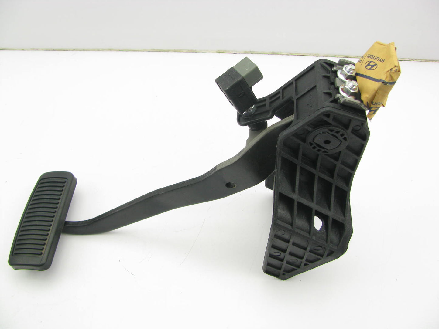 NEW - OEM GENUINE Brake Pedal Assembly For 2008-2012 Hyundai Elantra Touring