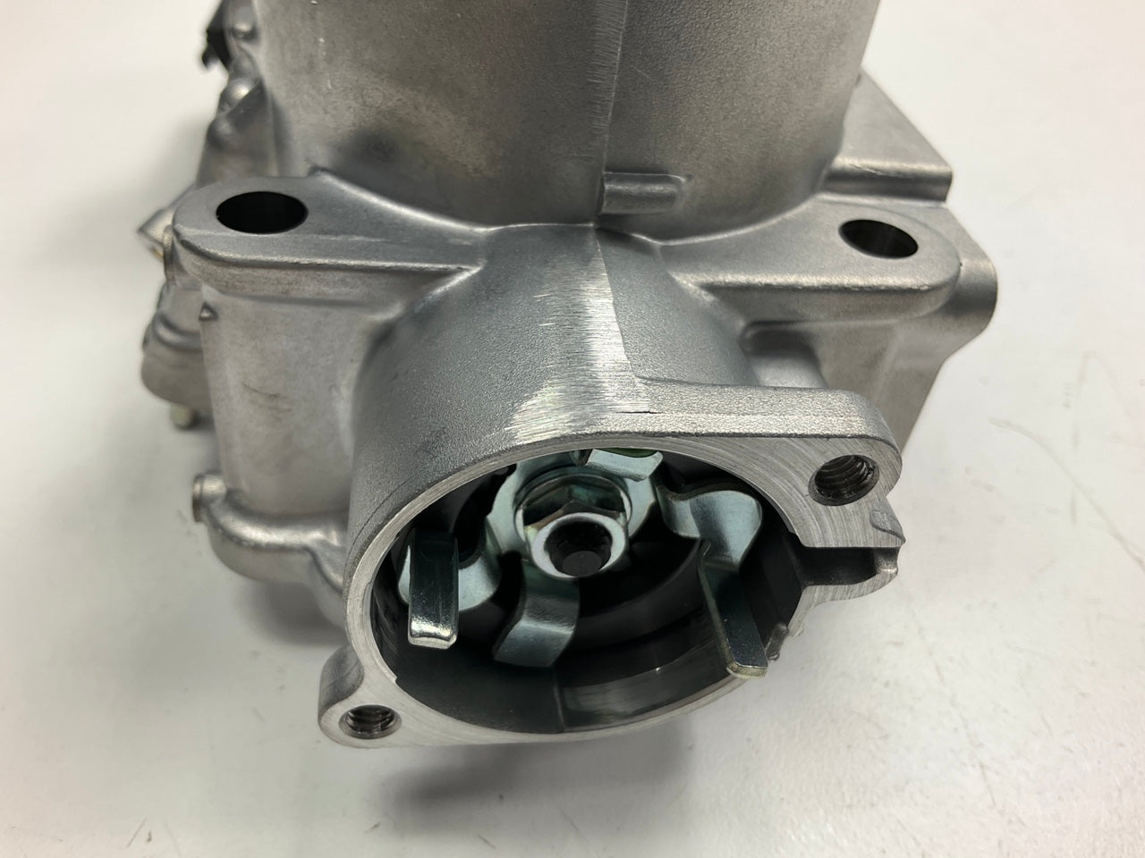 NEW GENUINE Throttle Body OEM For 01 Hyundai XG300, 02-05 XG350 3512039050