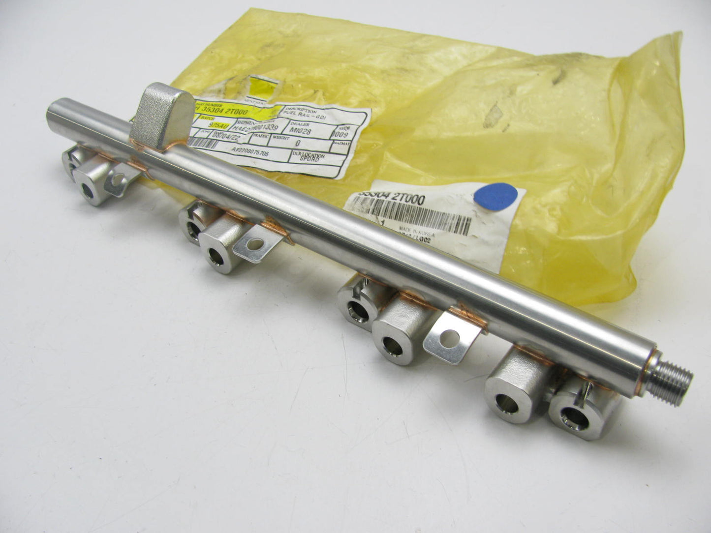 NEW GENUINE Empty Fuel Injection Fuel Rail OEM For Hyundai 2.5L TURBO 353042T000