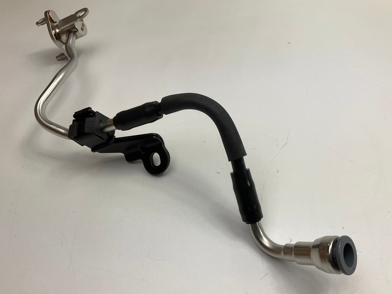 NEW Lower Fuel Injection Fuel Feed Tube Fuel Rail OEM For Hyundai 353053C330