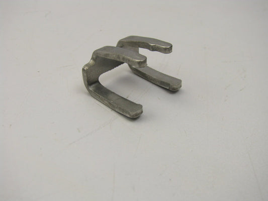 NEW GENUINE Fuel Injector Retainer Holder Clip OEM For Hyundai 353093C550