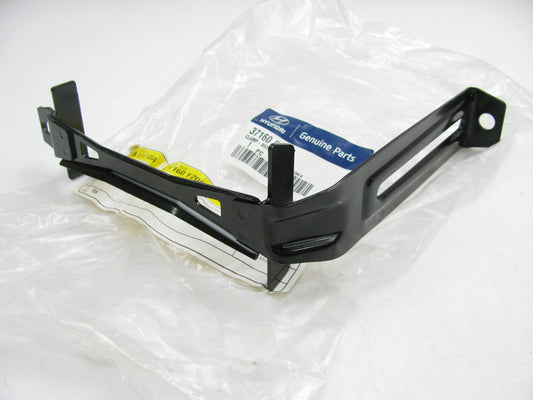 NEW Battery Hold Down Clamp OEM For 2016-2018 Hyundai Elantra 37160F2000