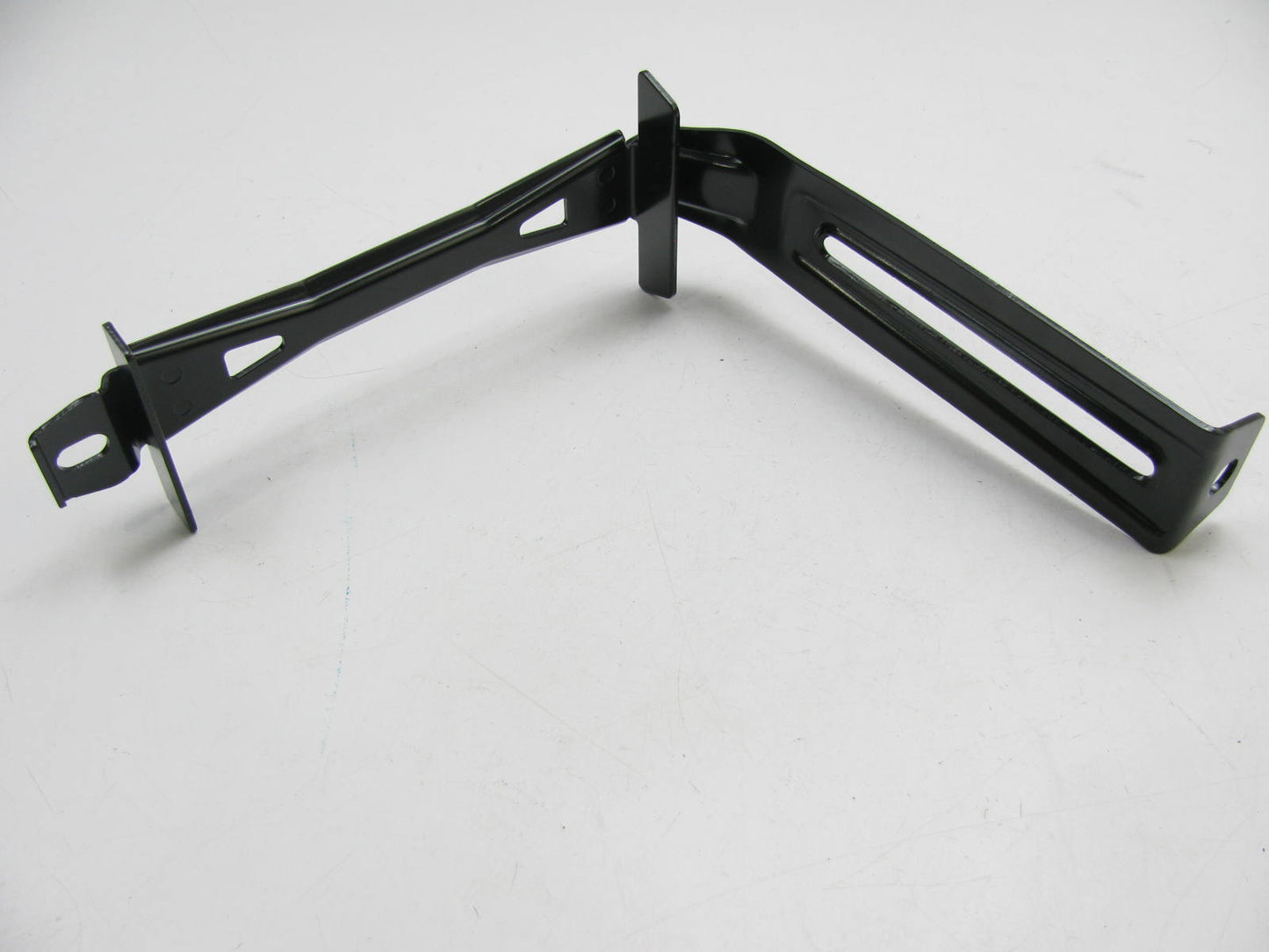 NEW Battery Hold Down Clamp OEM For 2016-2018 Hyundai Elantra 37160F2000