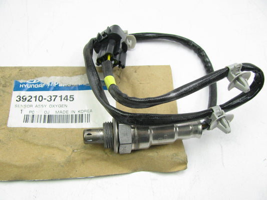 NEW GENUINE RIGHT Oxygen O2 Sensor OEM For 99-02 Sonata 02 Santa Fe 3921037145