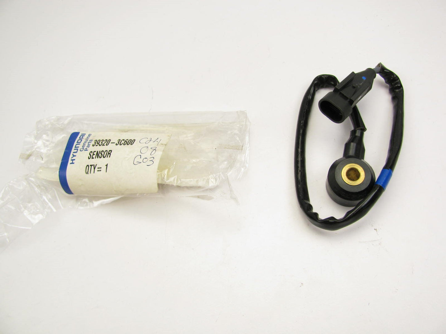 NEW - OEM 39320-3C600 Right Ignition Detonation Knock Sensor For Hyundai