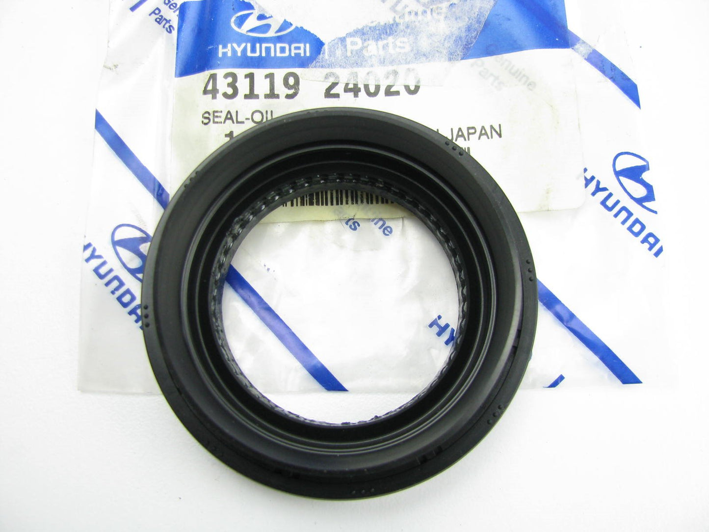 NEW - OEM Automatic Trans Axle Output Shaft Seal For 07-12 Veracruz 4311924020