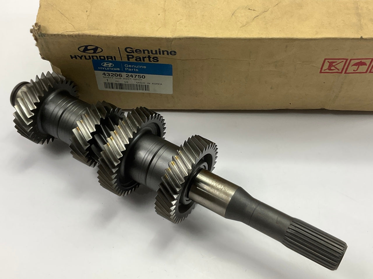 NEW Manual Stick 6-speed Transmission Input Shaft OEM For 10-12 Sorento Santa Fe