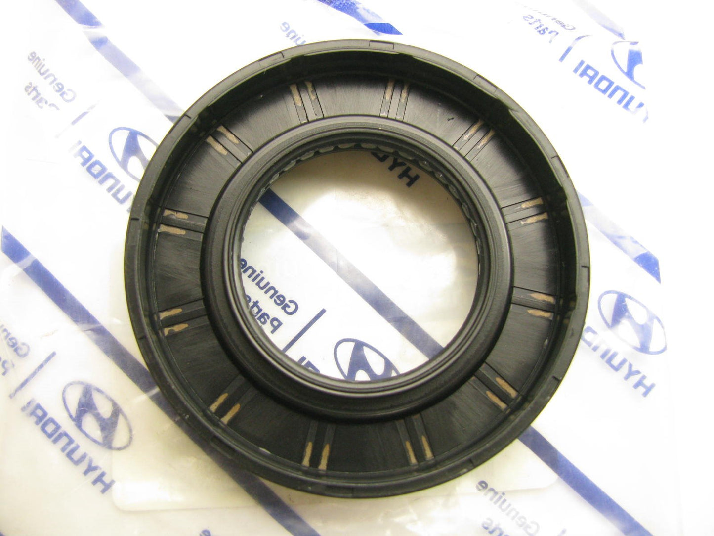 NEW - OEM GENUINE Auto Trans Output Shaft Seal For Hyundai 452453B100