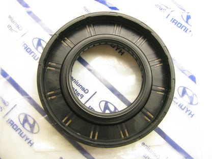 NEW - OEM GENUINE Auto Trans Output Shaft Seal For Hyundai 452453B100