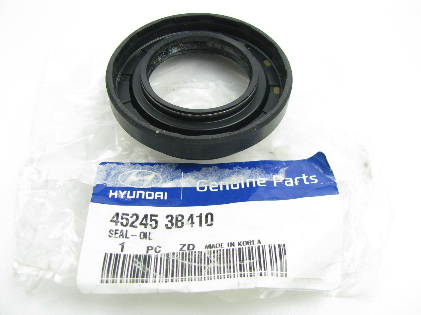 New Genuine Automatic Transmisson Output Shaft Seal OEM For Hyundai 452453B410