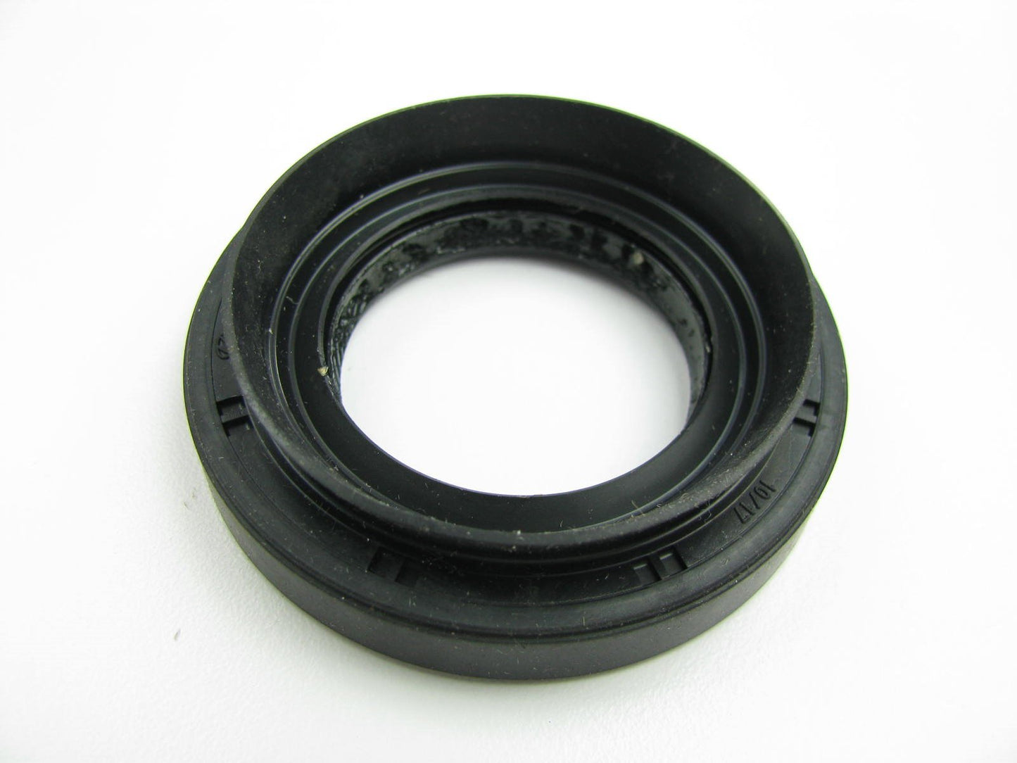 New Genuine Automatic Transmisson Output Shaft Seal OEM For Hyundai 452453B410