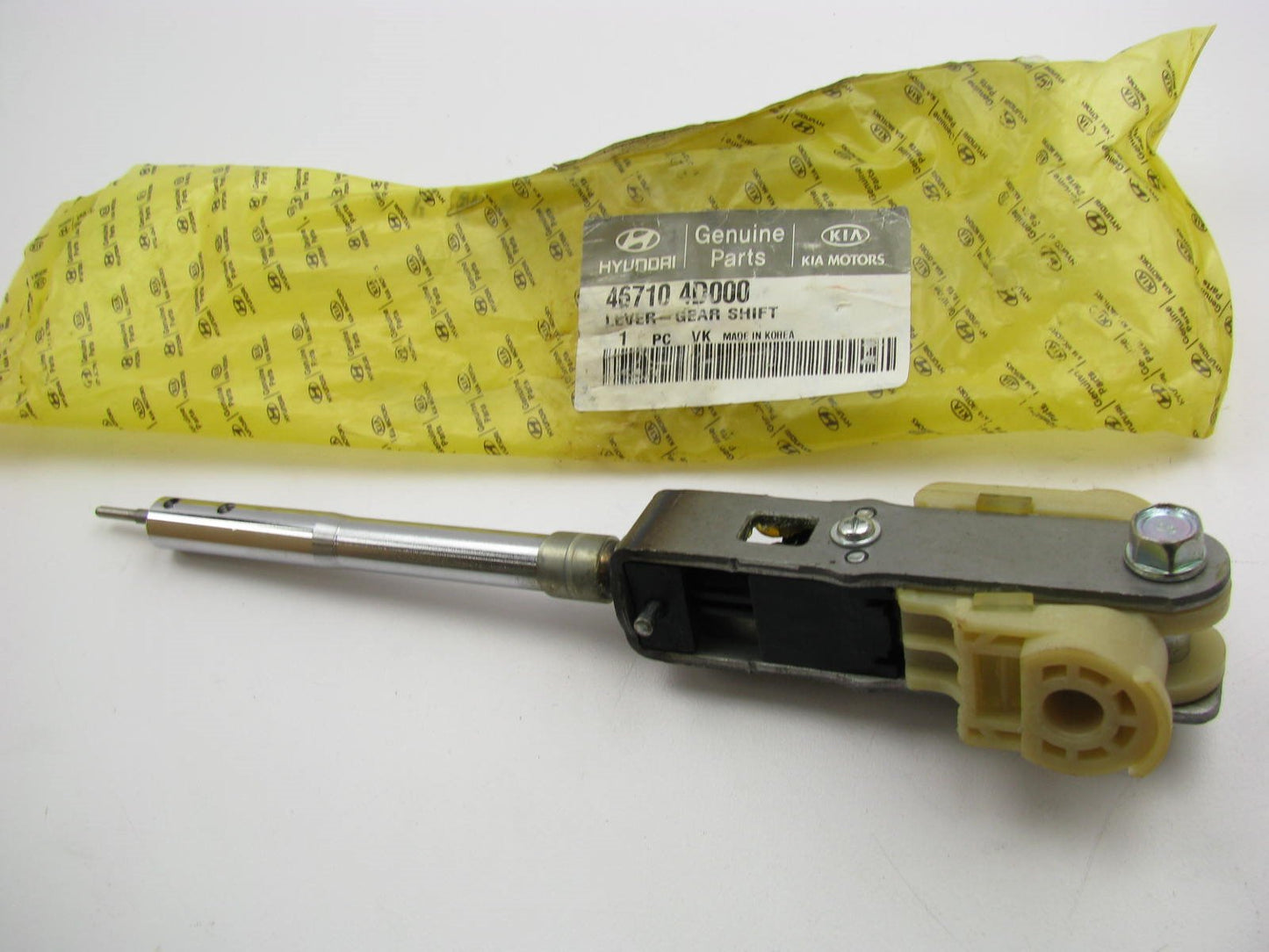 NEW - OEM 467104D000 Auto Trans Gear Shift Lever For 2007-08 Hyundai Entourage