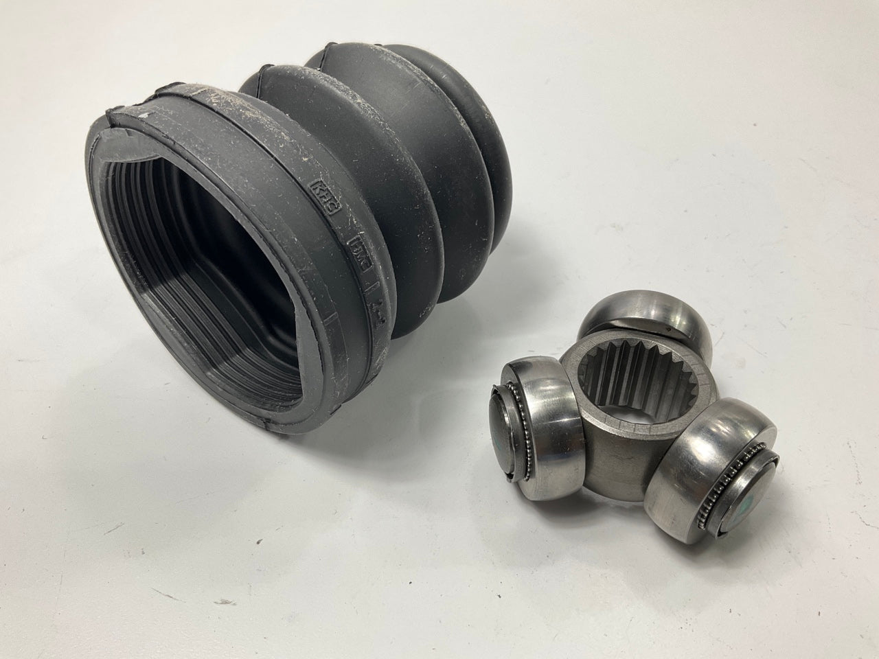 Front Left Drivers CV Axle, Diff Side (Inner) Rubber Boot OEM For 11-16 Elantra
