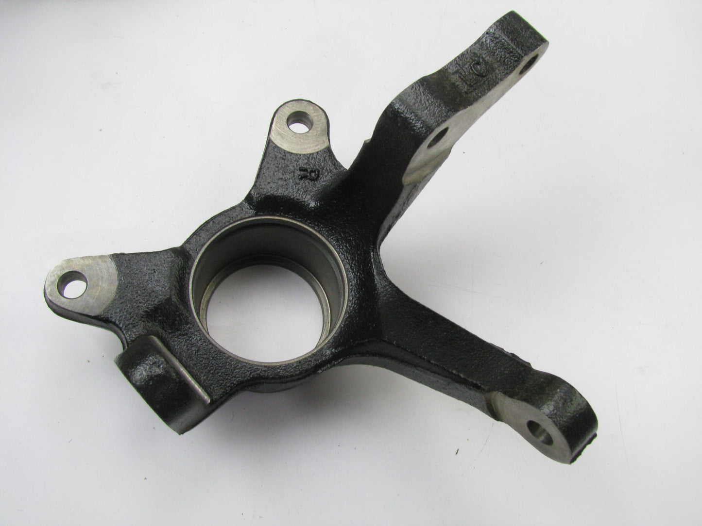 NEW 5171625000 FRONT RIGHT Steering Knuckle OEM For 99-06 Hyundai Accent W/O ABS