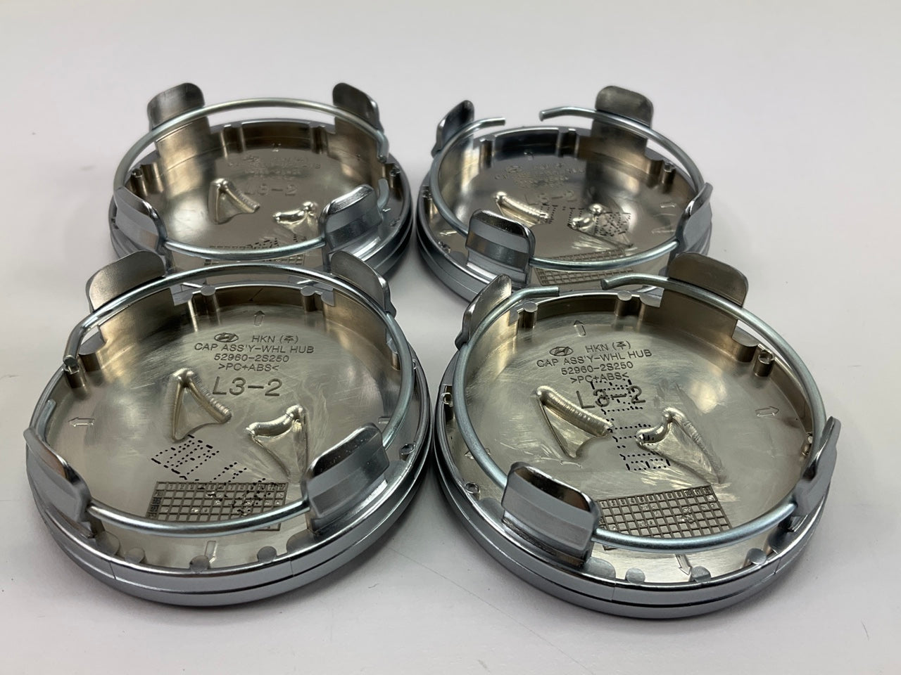 (4) NEW GENUINE Wheel Center Caps OEM For Hyundai 529602S250