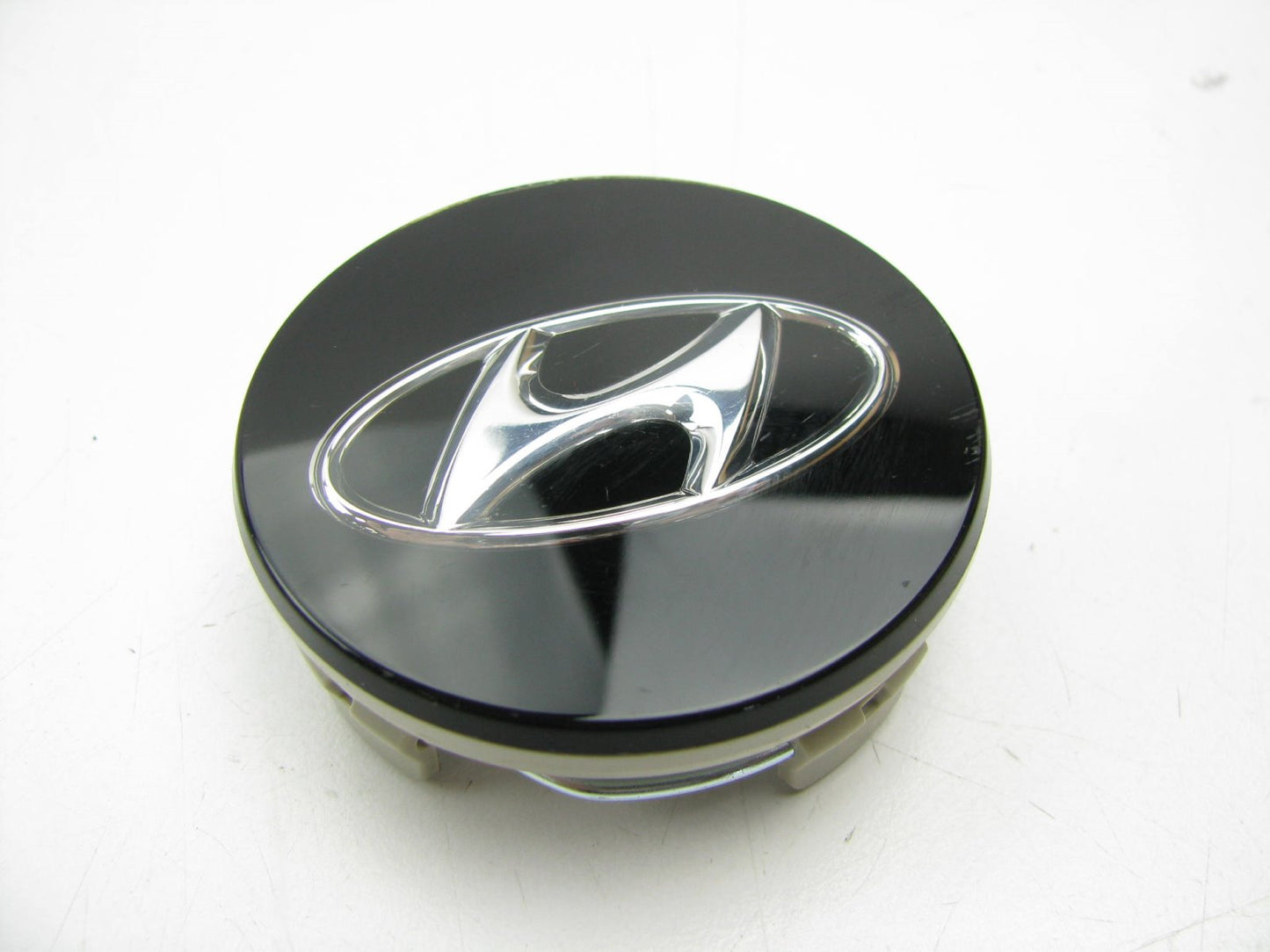 (1) New Genuine Alloy Wheel Center Cap For Hyundai 529603S110
