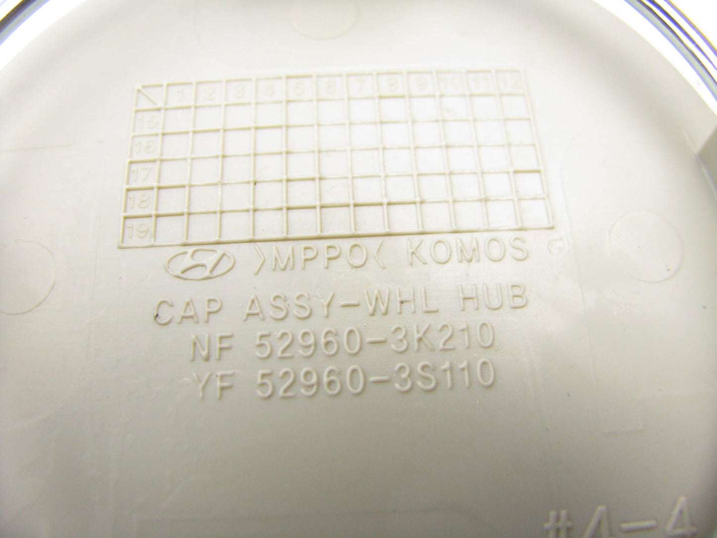 (1) New Genuine Alloy Wheel Center Cap For Hyundai 529603S110