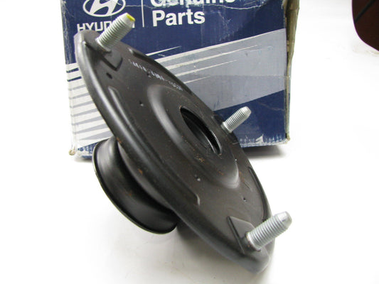 NEW - OEM 546104D000 Front Suspension Strut Mount For 2007-08 Hyundai Entourage