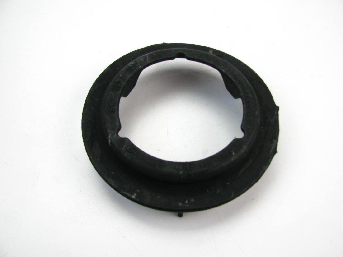 NEW - OEM 546232K000 Front Upper Coil Spring Rubber Insulator Seat For Hyundai