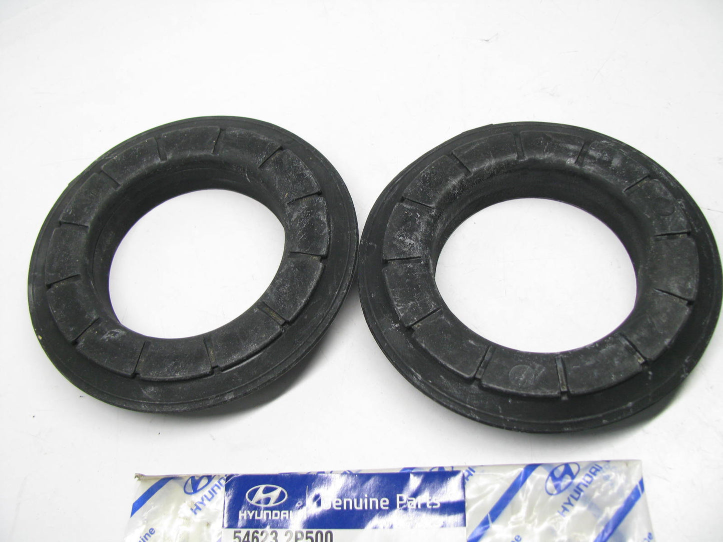 (2) NEW OEM 546232P500 Front Upper Coil Spring Insulator Pad For 13-15 Santa Fe