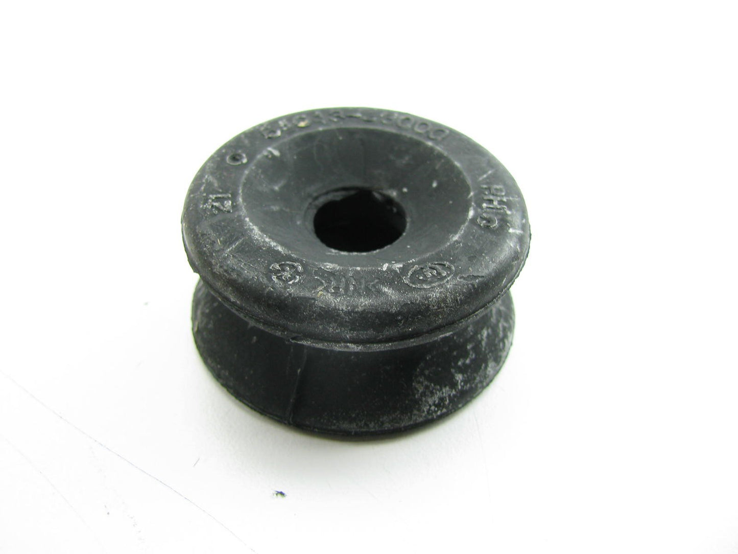 New Genuine Front Suspension Shock Mount Insulator For Hyundai 5464338000