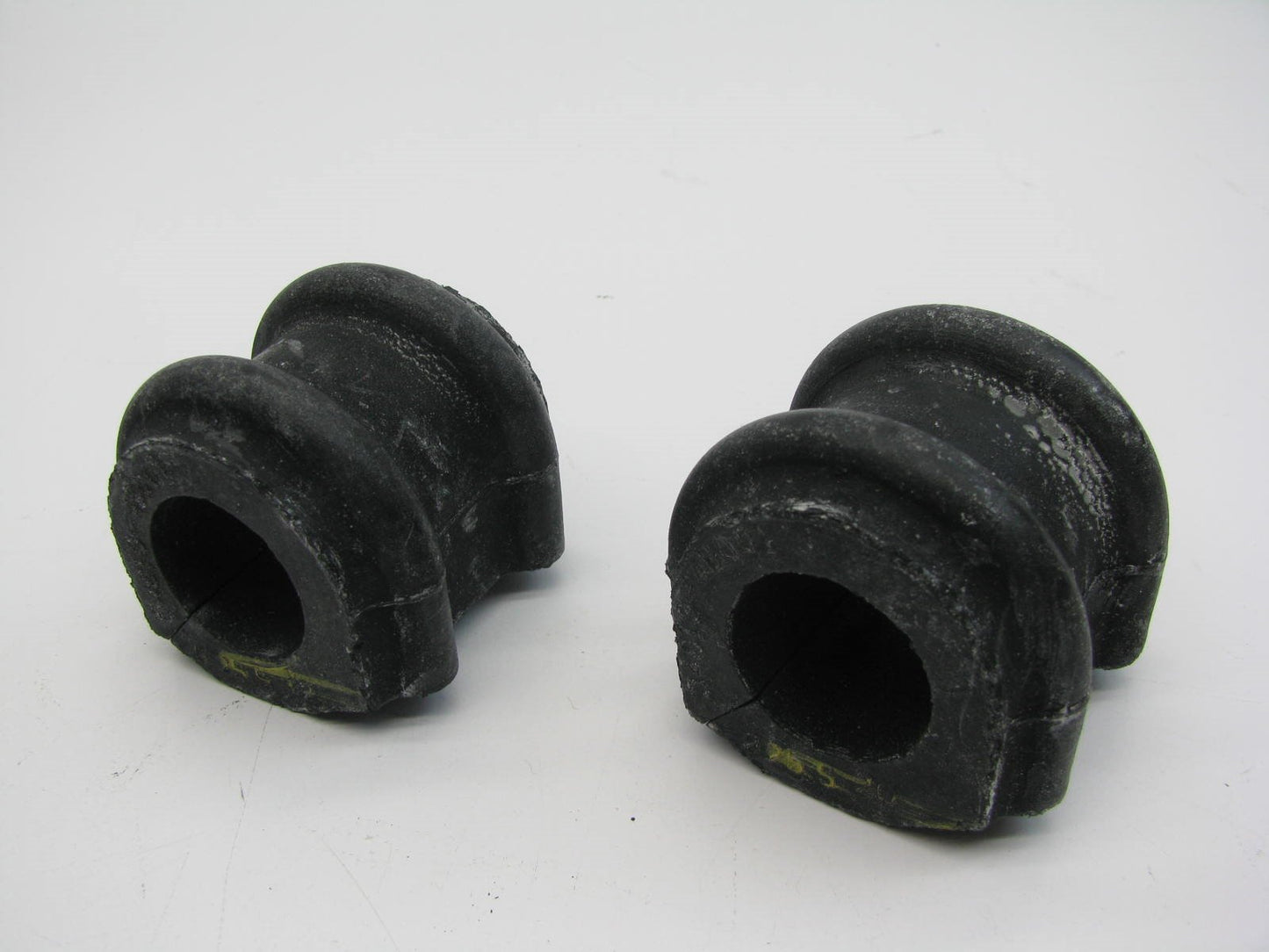 (2) New Genuine FRONT Stabilizer Sway Bar Bushings OEM For Hyundai 548134D000